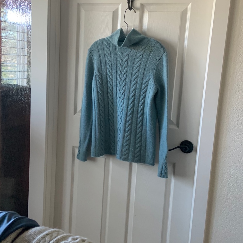 JMcLaughlin Sweater size small cable knit